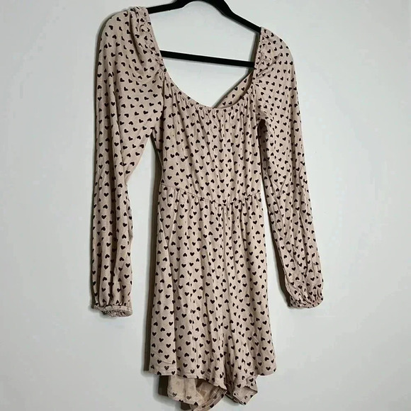Stone Heart Print Tie Back Long Sleeve Romper - Picture 6 of 12